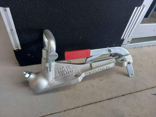 ALKO 3500kg Coupling + Handbrake Level