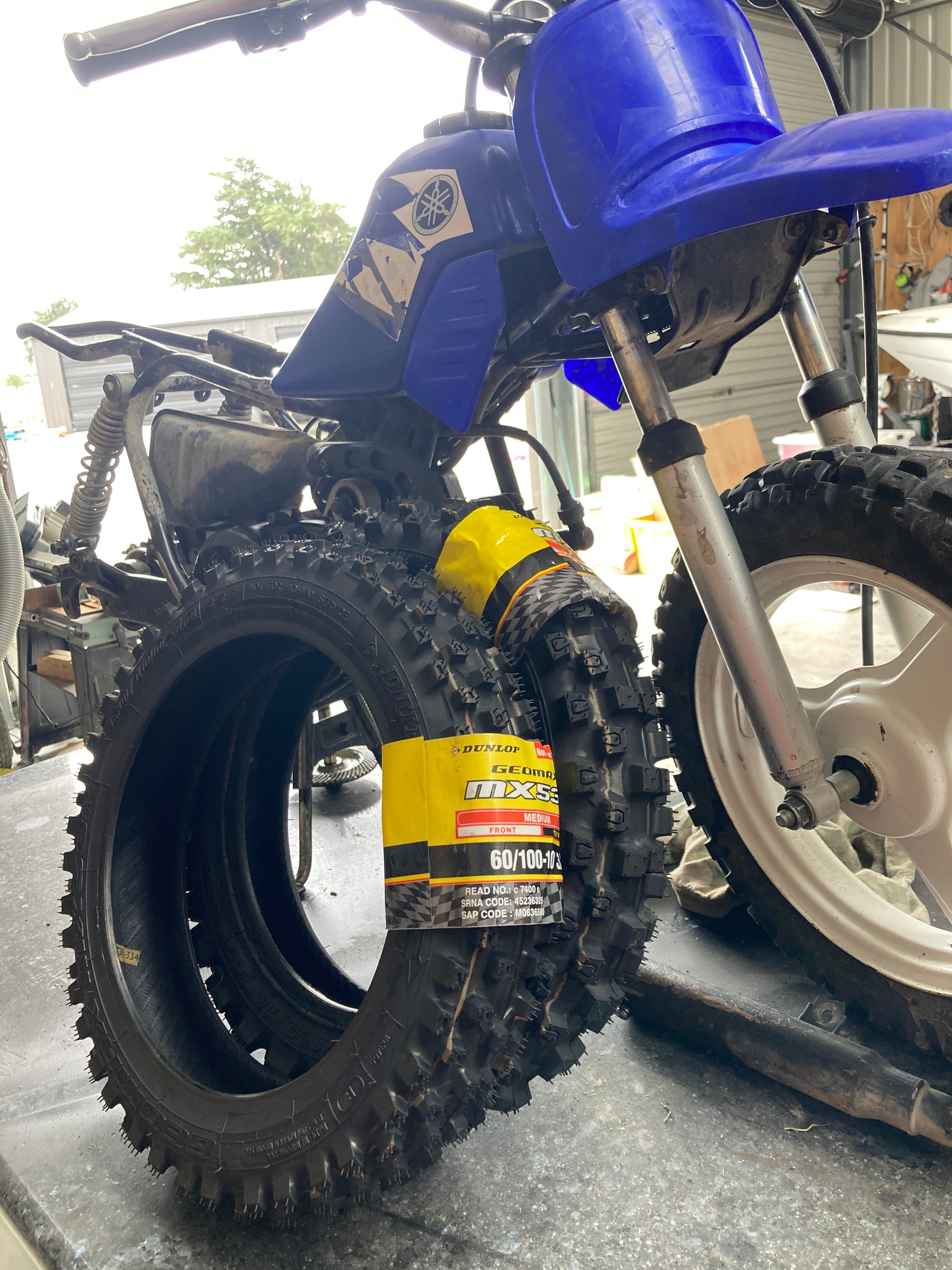 MOTORCYCLE TIRES & TUBES