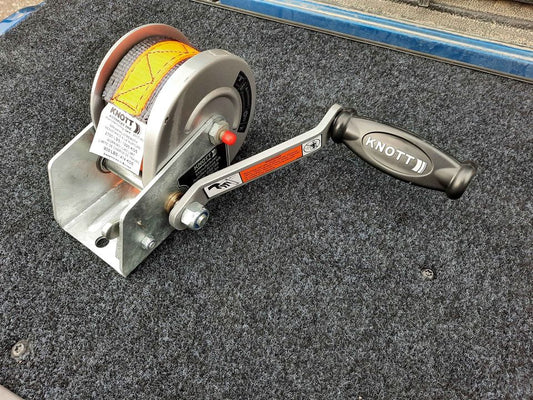 KNOTT 410KG WINCH 3:1 RATIO