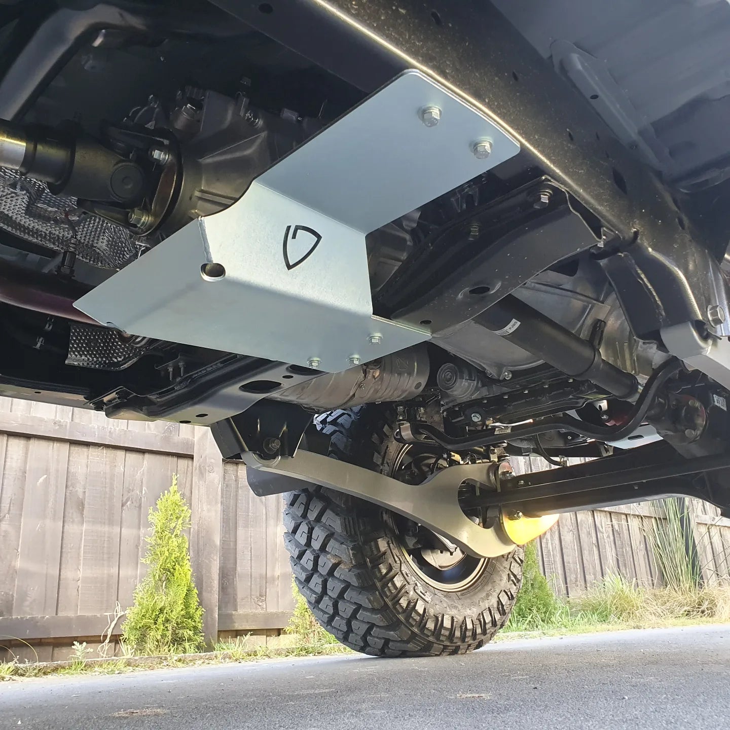 Toyota Landcruiser Transfer case guard VDJ 76/78/79 series